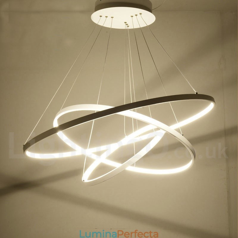Lampă suspendată reglabilă cu telecomandă, design modern, trei inele