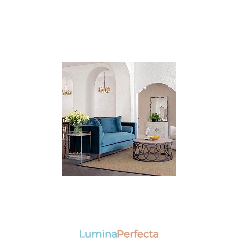 Candelabru tradițional clasic din metal auriu