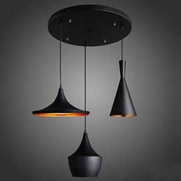 Lampă de suspendare simplificată în negru