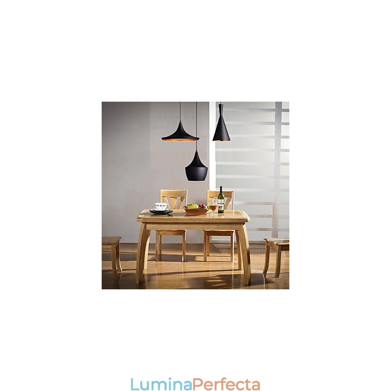 Lampă de suspendare simplificată în negru