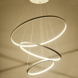 Lampă suspendată cu design modern, trei inele