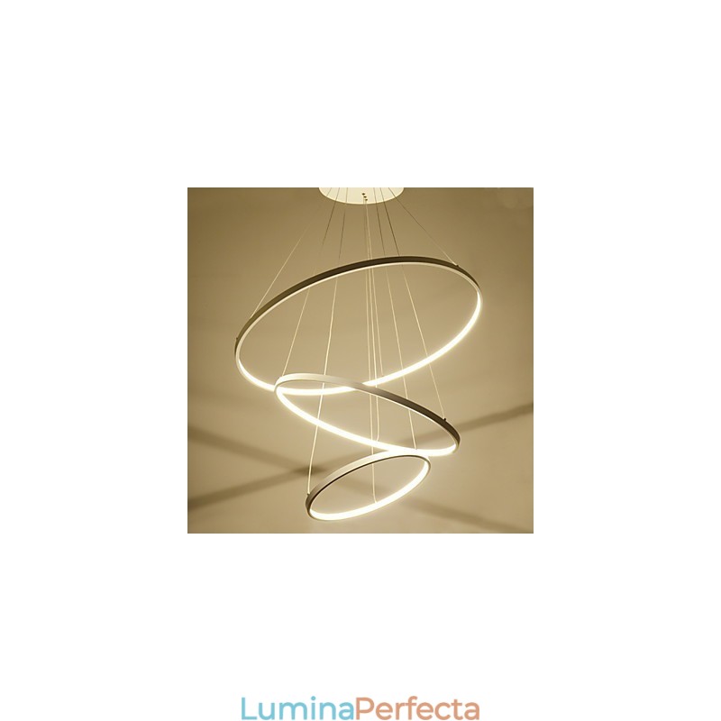 Lampă suspendată cu design modern, trei inele