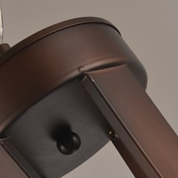 Candelabru din metal cu pictură în stil retro clasic tradițional