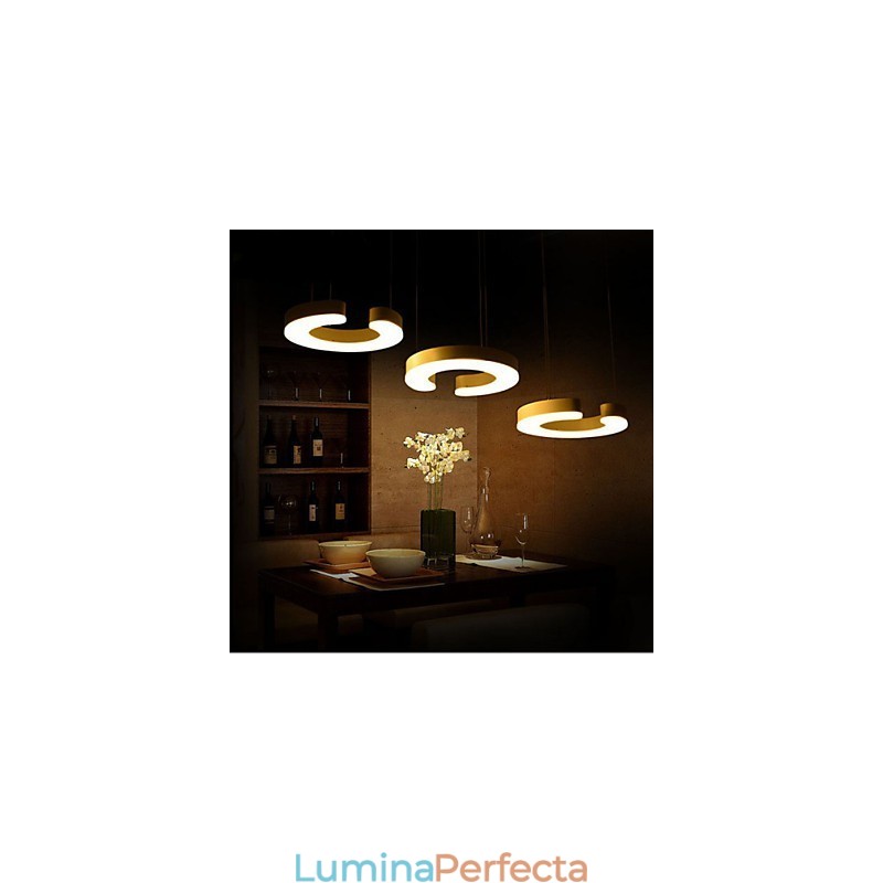 Candelabru acrilic de tip trei C Candelabru