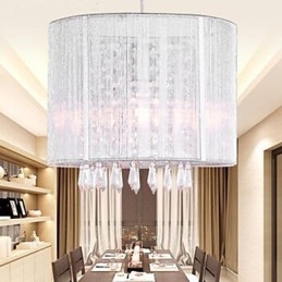 Candelabru din pânză argintie din cristal