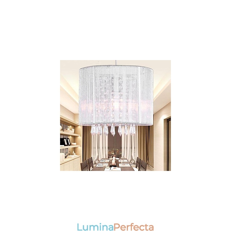 Candelabru din pânză argintie din cristal