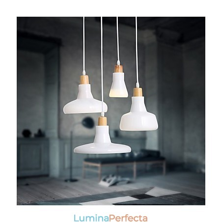 Pandantiv cu 4 lumini, caracteristică creativă, cu abajur de fier Pandantiv cu 4 lumini, caracteristică creativă, cu abajur de fier